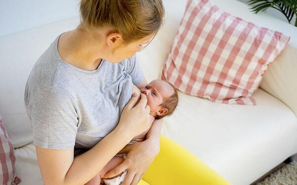 宝宝吃母乳也会消化不良？从这四点中可以看出