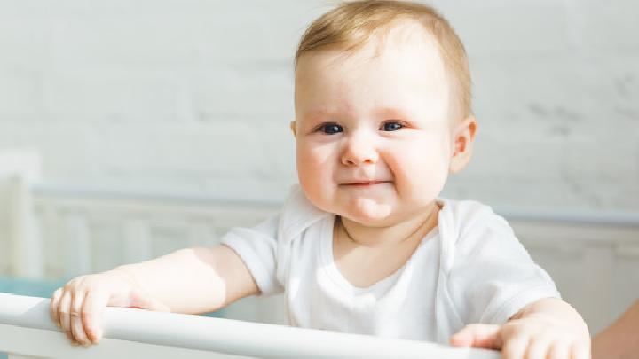 喝奶粉的宝宝一天喝多少水？喝奶粉的宝宝要喝水吗？