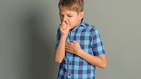 嗓子有异物感、呼吸时想咳嗽是怎么回事？（嗓子有异物感、呼吸时想咳嗽是什么原因引起的？）